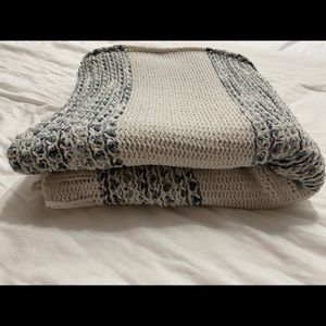 Tommy Bahama throw blanket